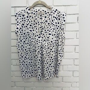 Loft ladies sleeveless blouse/ sz medium/ good condition